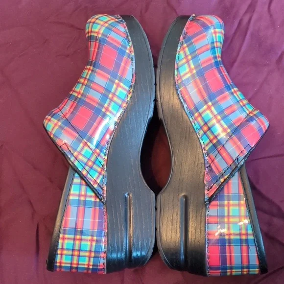 ⭐💥 Women's Dansko clogs size 37 plaid in good condition⭐💥 - Picture 5 of 10